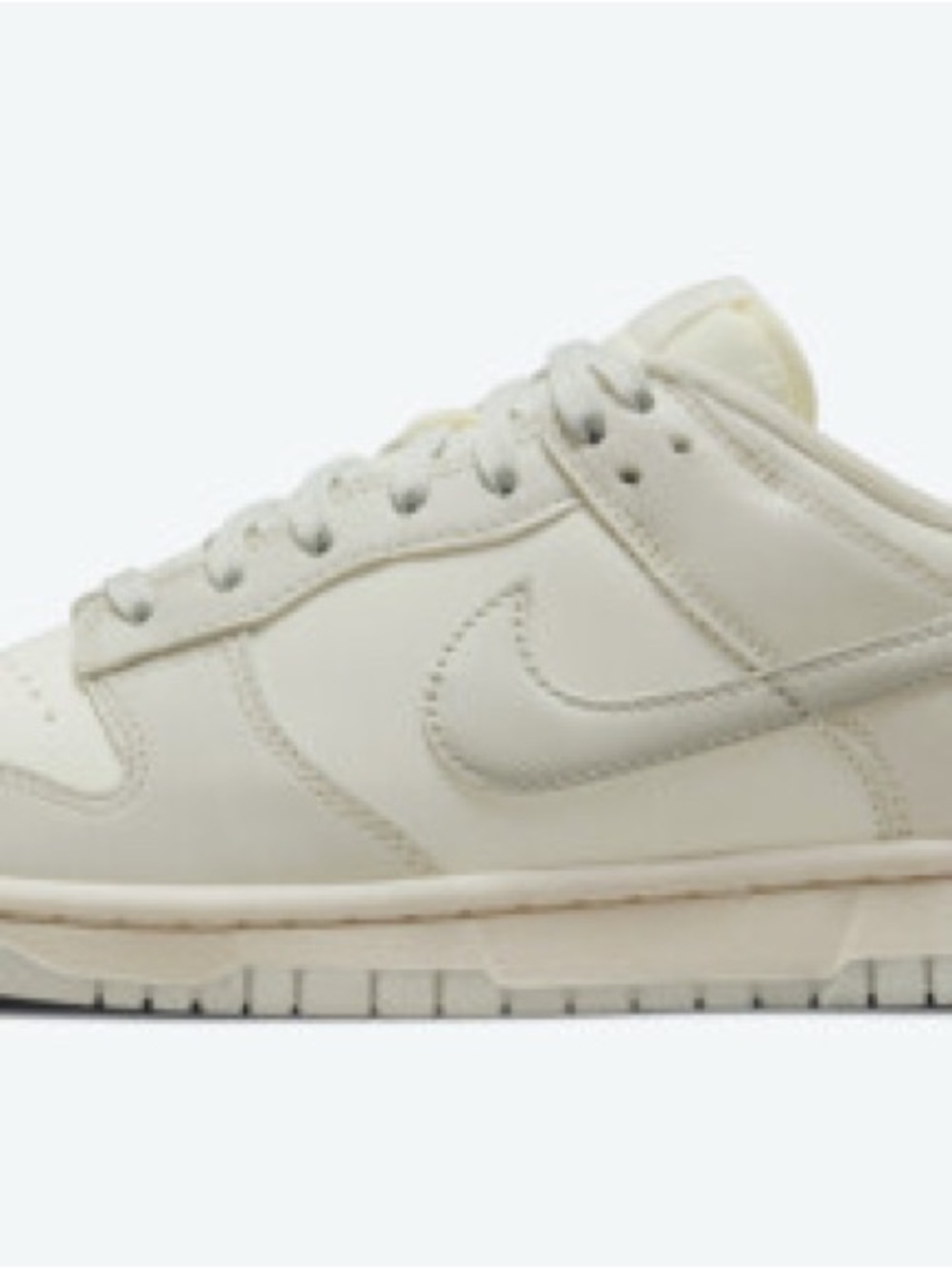 Nike Low-Top Sneaker in Off-White/Cream/ WMNS DUNK LOW 'LIGHT BONE'
